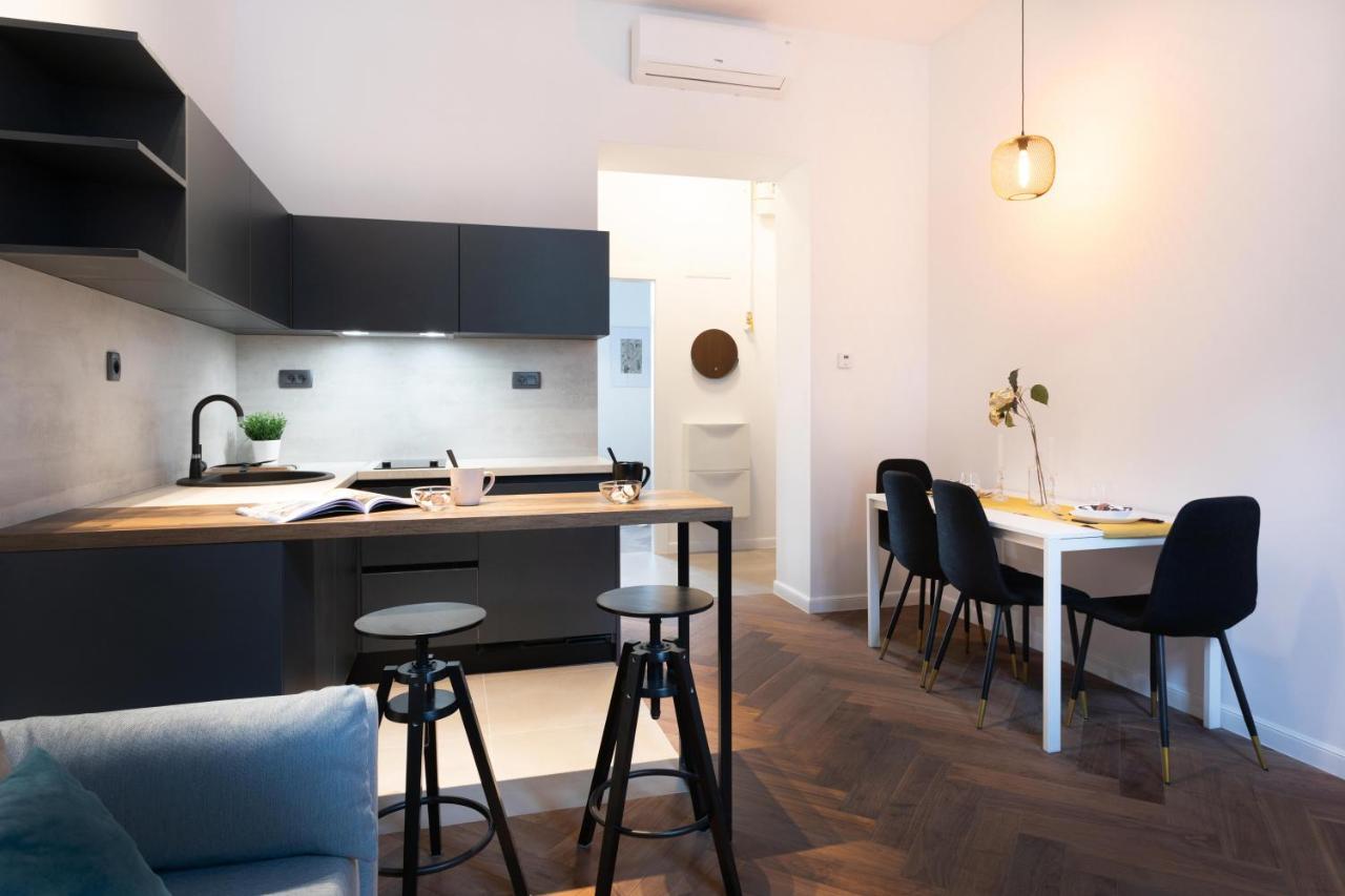 Modern And Design Apartment Near The Main Square Zagreb Exterior photo